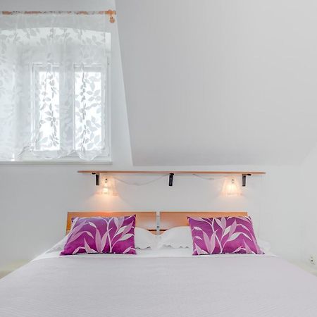 Apartments Obala Бол Екстериор снимка