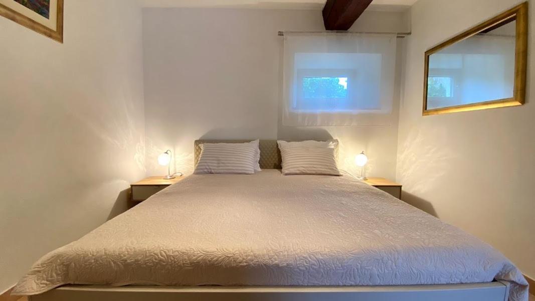 Apartments Obala Бол Екстериор снимка