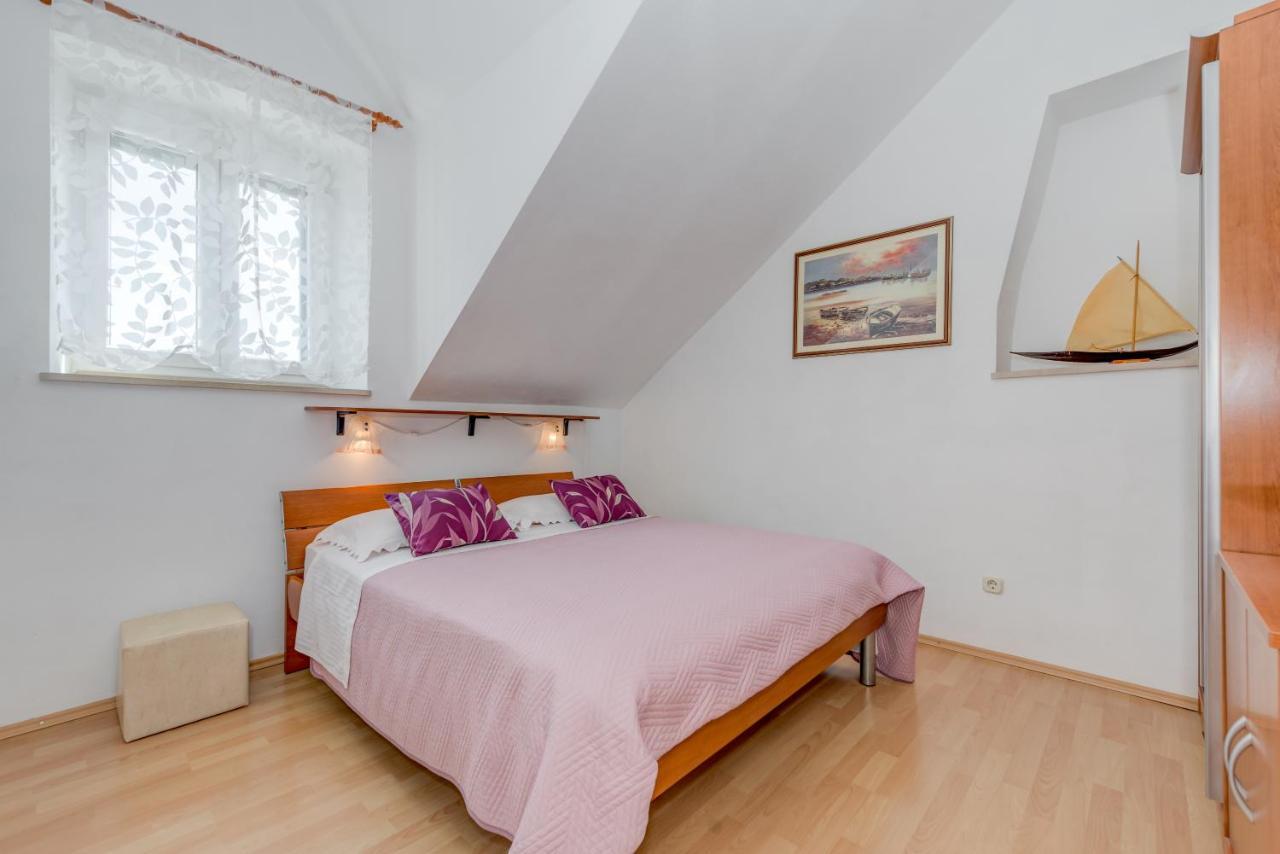 Apartments Obala Бол Екстериор снимка