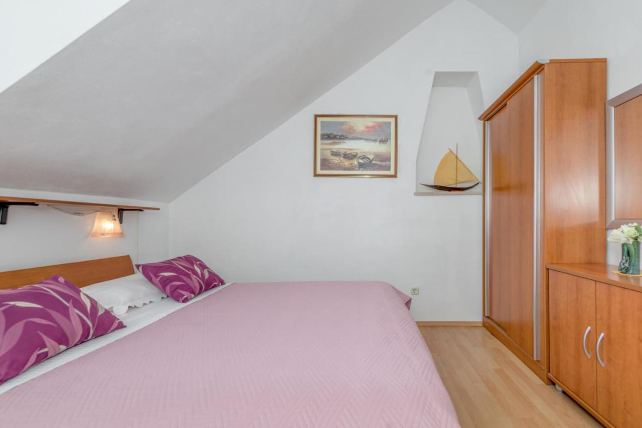 Apartments Obala Бол Екстериор снимка