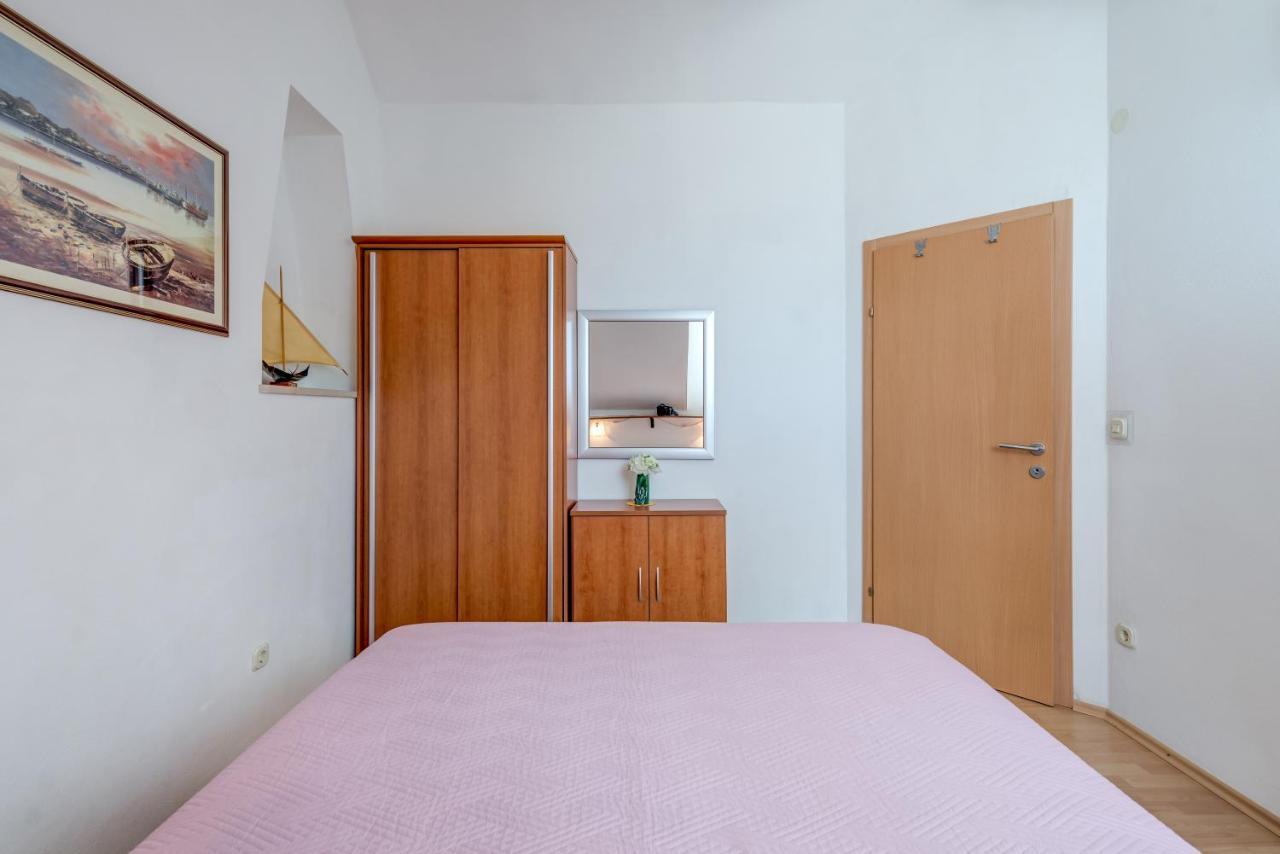Apartments Obala Бол Екстериор снимка
