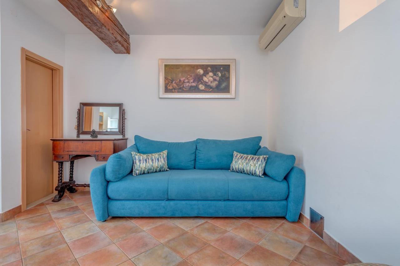 Apartments Obala Бол Екстериор снимка