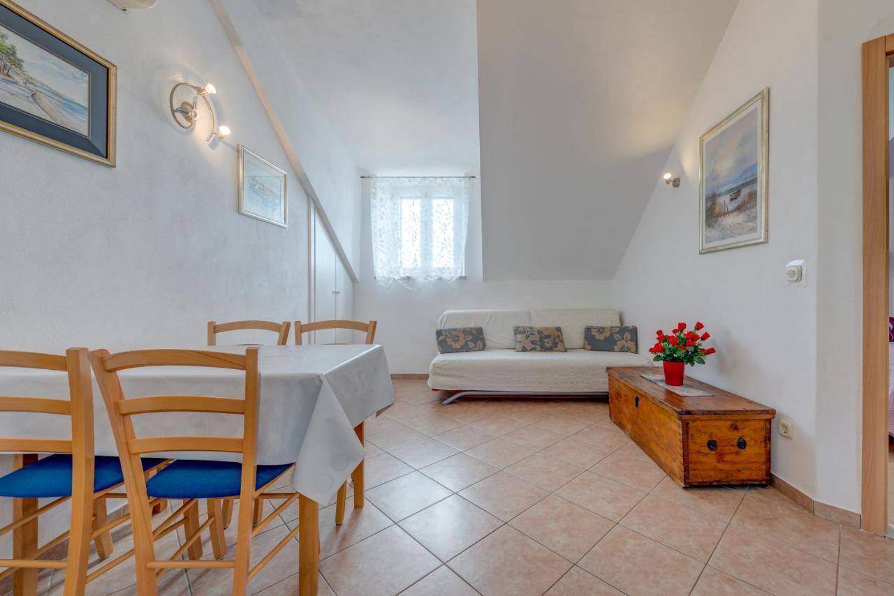 Apartments Obala Бол Екстериор снимка